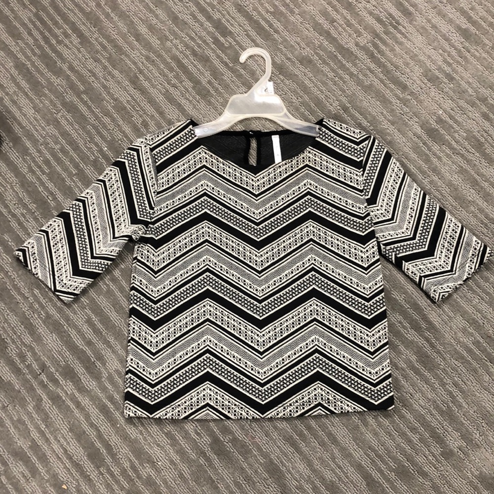 EUC Cute chevron print top from Willow & Clay XS